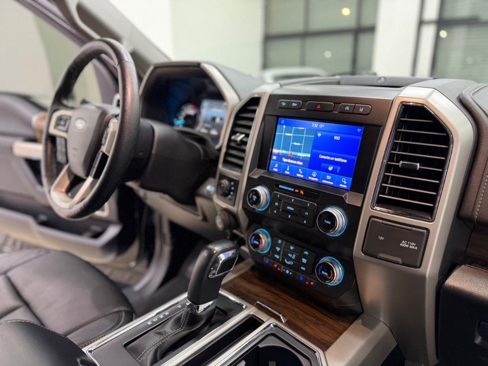 Ford F-150 Lariat — foto 11